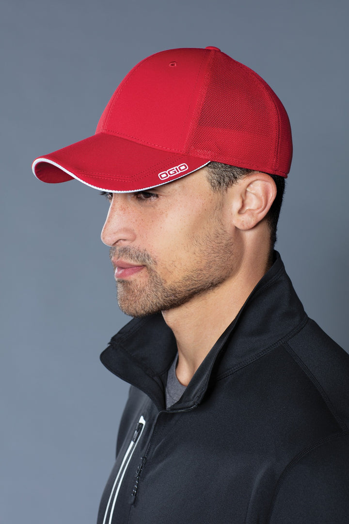 Blacktop OGIO Circuit Cap. OE654